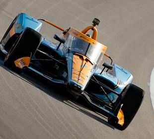 Paddock Buzz: Arrow McLaren, Bees Swarm Texas Oval