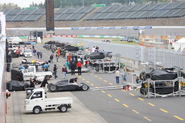 View 2008 Indy Japan 300 - Race Day Photos