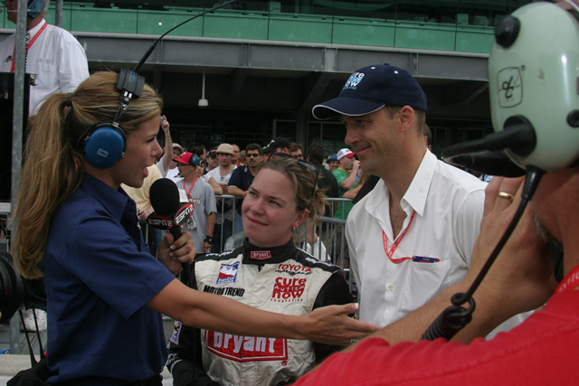 View 2004 Indianapolis 500 - Miller Lite Carb Day Photos