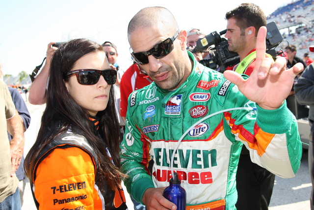 View ABC Supply/AJ Foyt 225 - Practice and Qualifying Day Photos