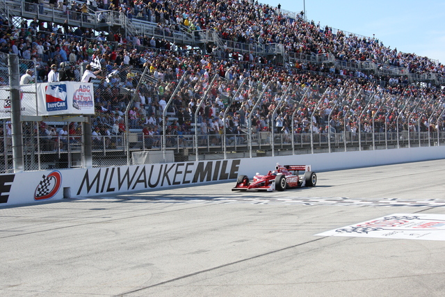View ABC Supply/AJ Foyt 225 - Race Day Photos