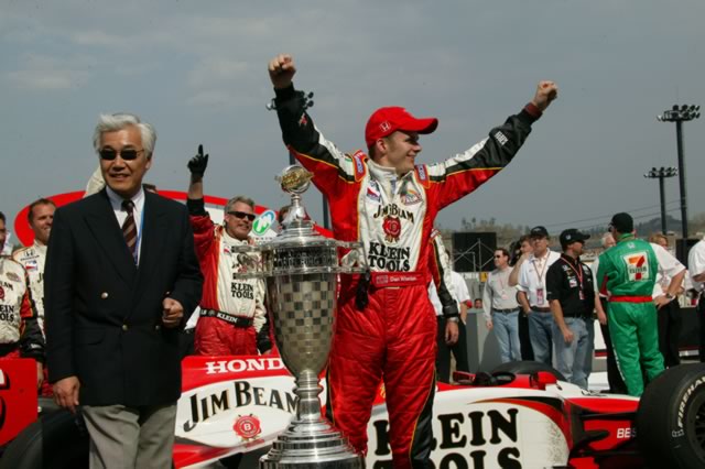 View 2004 Indy Japan 300 - Race Day Photos