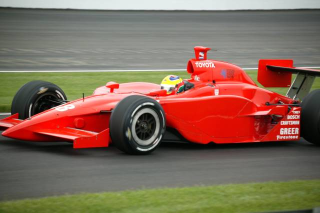 View 2005 Indianapolis 500 - 4th Day Qualifying Photos