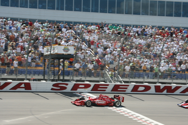 View 2008 Iowa Corn Indy 250 - Race Day Photos