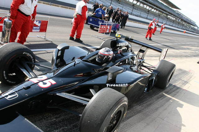 View 2008 Indianapolis 500 - Third Day Qualifying Photos
