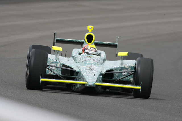 View 2009 Indianapolis 500 - Day 2 Practice Photos