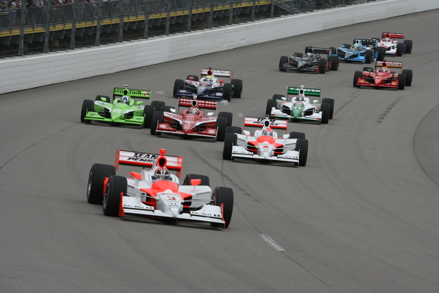 View 2009 Iowa Corn Indy 250 - Race Day Photos