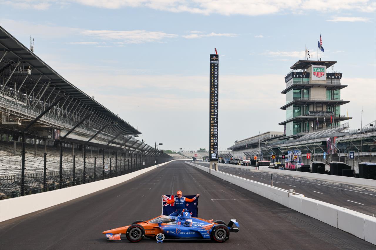 View 105th Indianapolis 500 Front Row Shoot - Monday, May 24, 2021 Photos