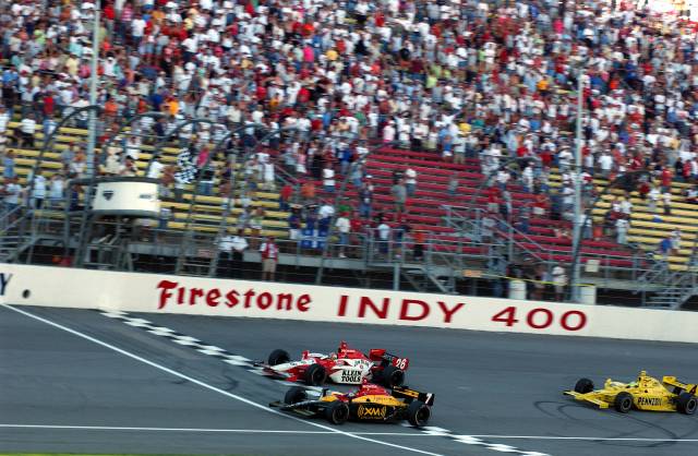 View 2005 Firestone Indy 400 - Race Day Photos