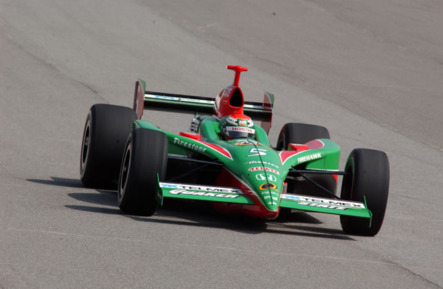 View 2004 Michigan Indy 400 - Qualifications Photos