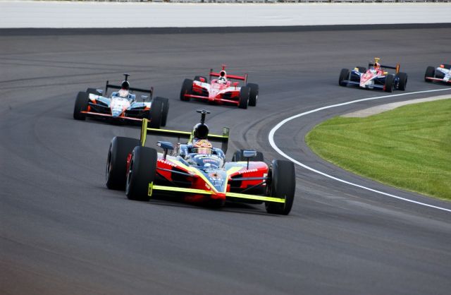 View 2006 Indianapolis 500 - Miller Lite Carb Day Photos