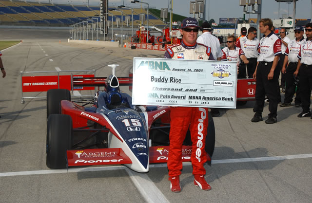 View 2004 Belterra Casino Indy 300 - Qualifications Photos