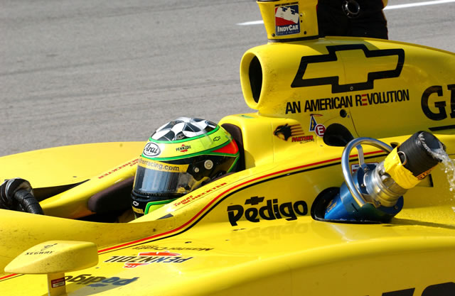 View 2004 Belterra Casino Indy 300 - Race Photos