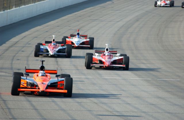 View 2006 Firestone Indy 400 - Practice/Qaulifications Photos