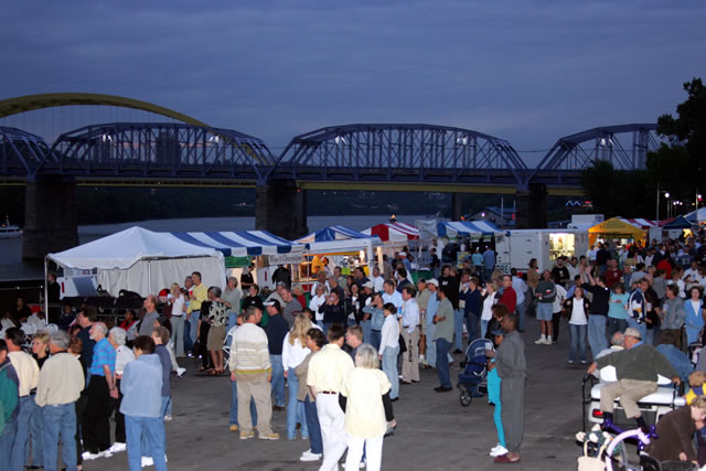 View 2004 Belterra Casino Indy 300 - Driver Appearances Photos
