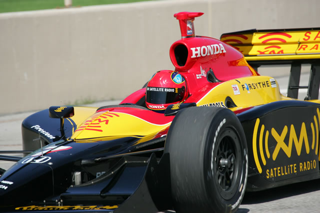 View 2004 Honda Indy 225 - Practice Photos