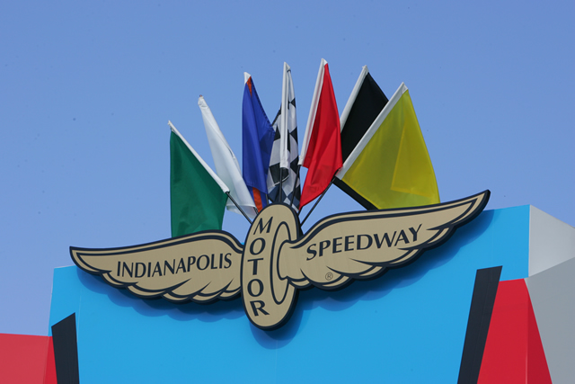 View 2004 Indianapolis 500 - 500 Festival Community Day Photos