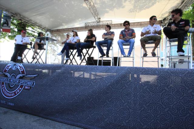 View 5/29/10 - Drivers Meeting Day Photos
