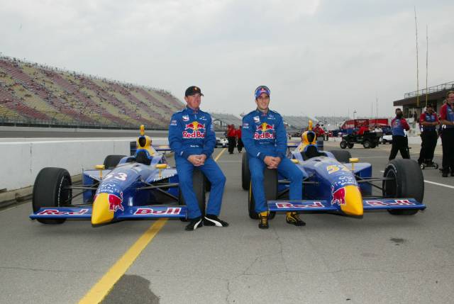 View 2002 Michigan Indy 400 - Qualifications Photos