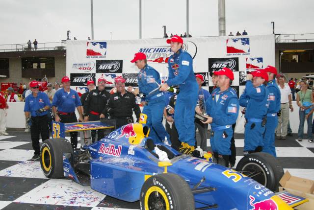 View 2002 Michigan Indy 400 - Race Photos