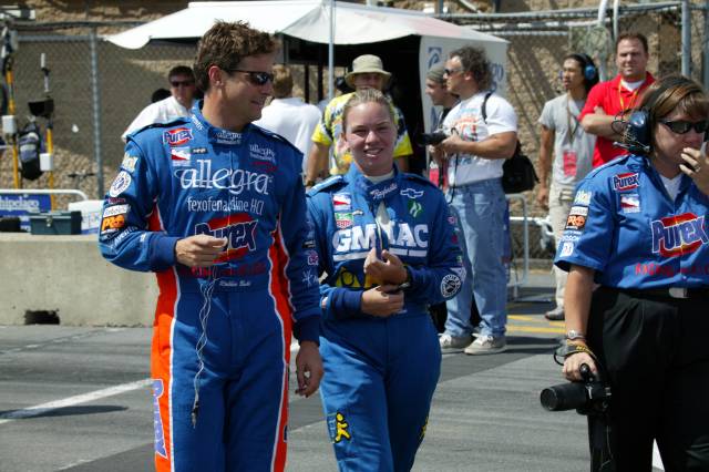 View 2003 Firestone Indy 225 - Qualifications Photos