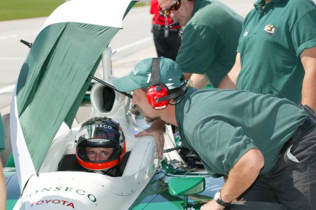 View 2003 Delphi Indy 300 - Practice Photos